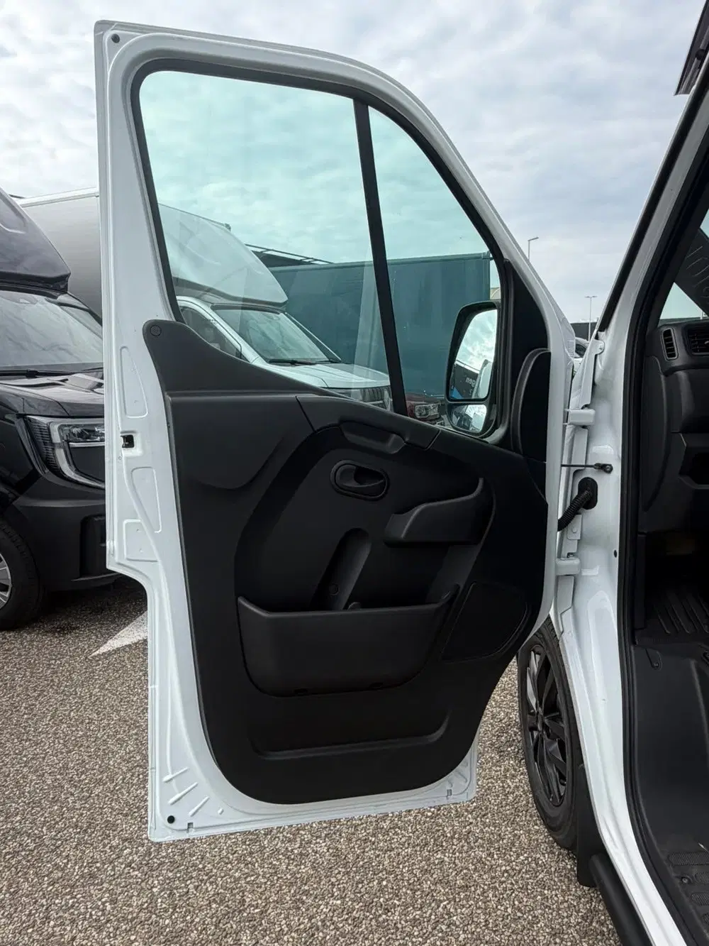 Renault Master T35 2.3 dCi 180 pk dubbel cabine 18.467 km uit 2023, foto 7