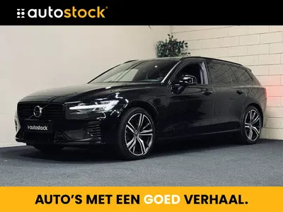 Volvo V60 T6 PHEV AWD Ultimate Dark uit 2022