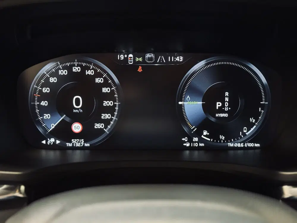 Volvo V60 T6 PHEV AWD Ultimate Dark uit 2022, foto 15