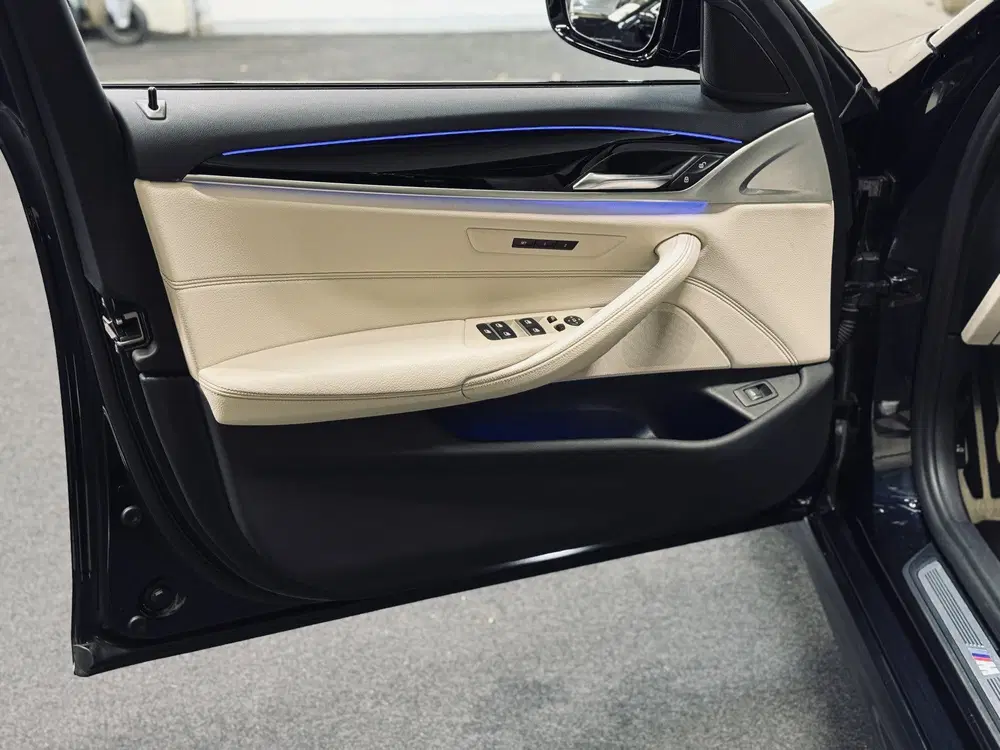 BMW 5-serie 5 Serie Touring 530i High Exe. M-Sport uit 2019, foto 11