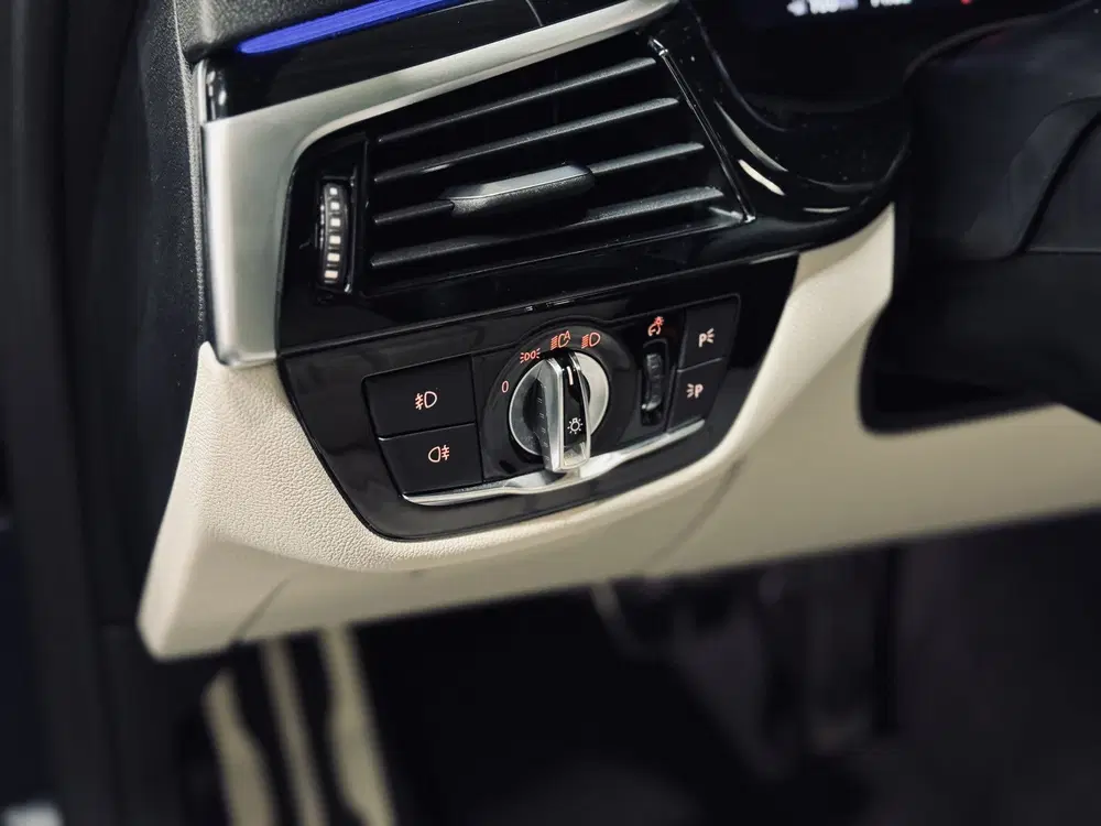 BMW 5-serie 5 Serie Touring 530i High Exe. M-Sport uit 2019, foto 14