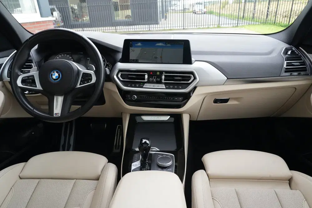 BMW X3 xDrive30e M Sport High Executive uit 2022, foto 3