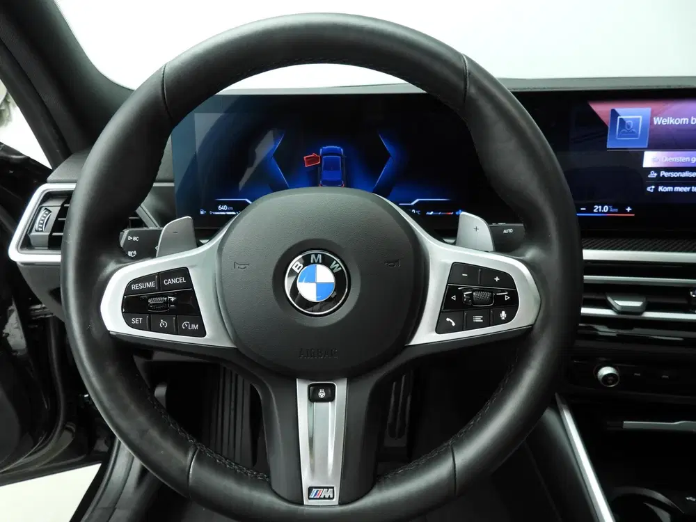 BMW 3-serie Sedan 318i uit 2024, foto 11