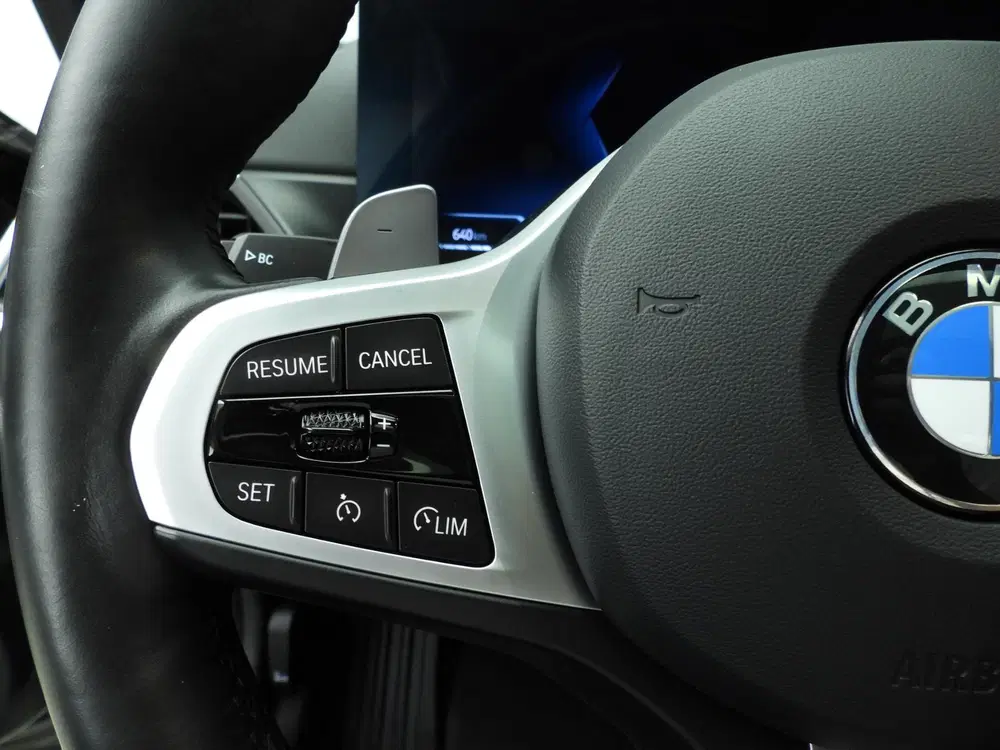 BMW 3-serie Sedan 318i uit 2024, foto 13