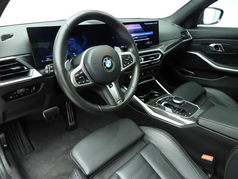 BMW 3-serie Sedan 318i uit 2024, foto 6