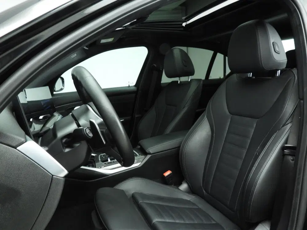 BMW 3-serie Sedan 318i uit 2024, foto 7