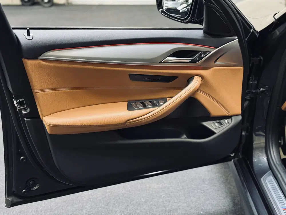 BMW 5-serie 5 Serie Touring 530e M-Sport uit 2023, foto 11