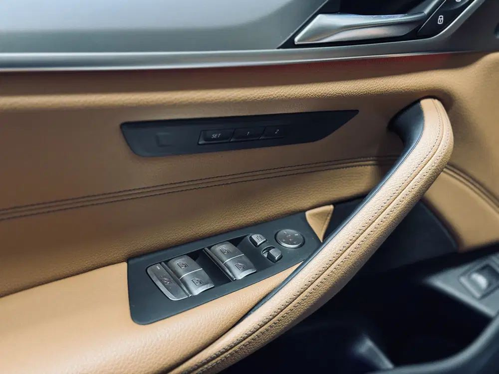 BMW 5-serie 5 Serie Touring 530e M-Sport uit 2023, foto 12