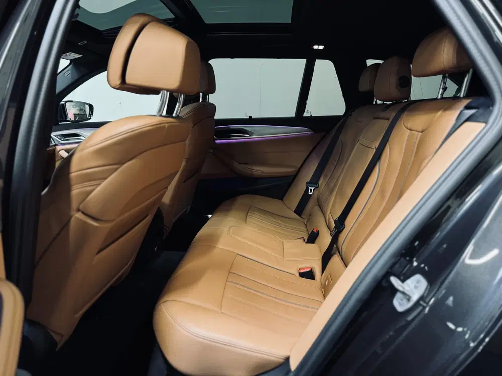 BMW 5-serie 5 Serie Touring 530e M-Sport uit 2023, foto 8