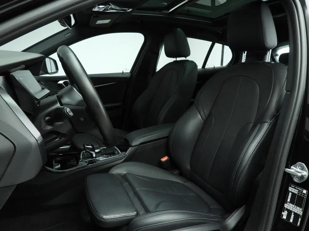 BMW 1-serie 5-deurs 118i uit 2021, foto 7