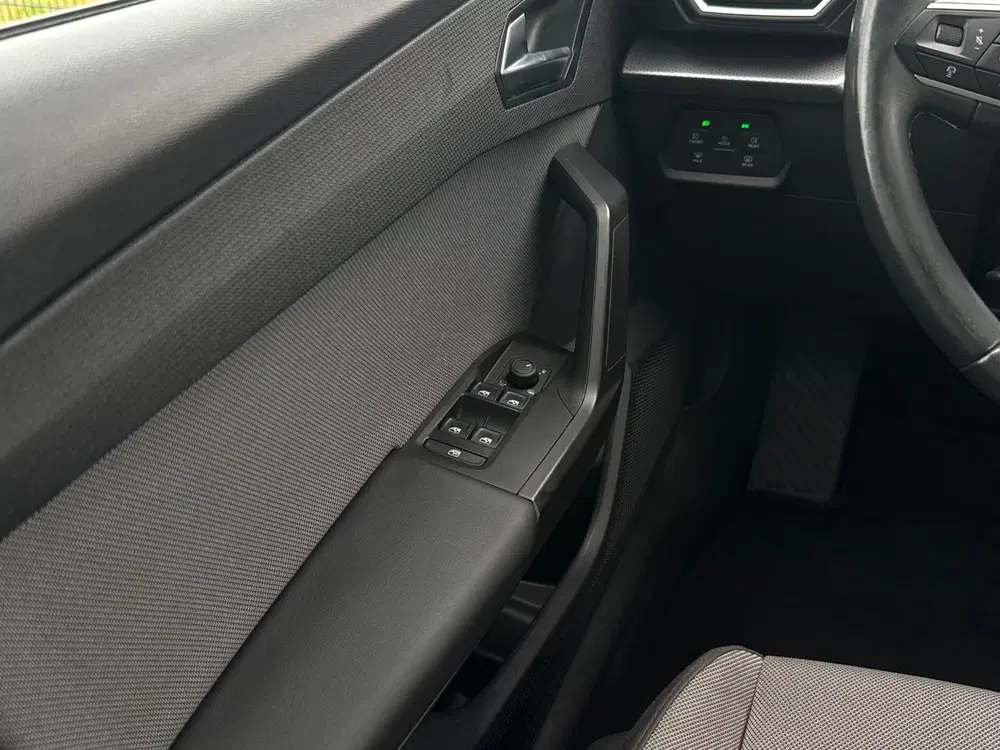 SEAT Leon 1.0 eTSI FR Business Intense uit 2022, foto 14
