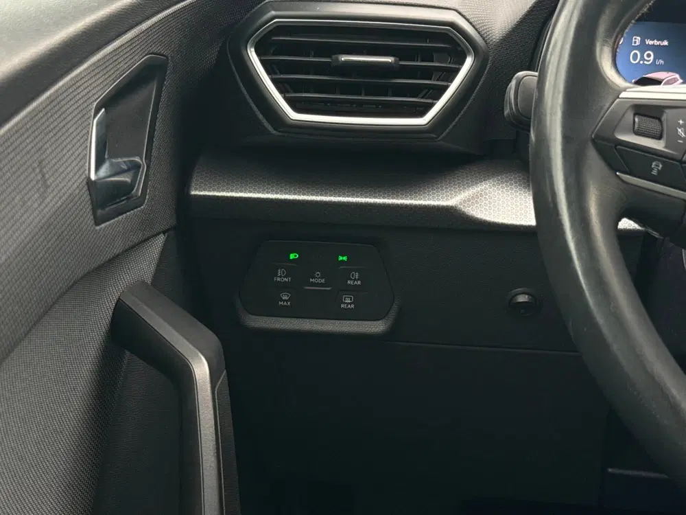 SEAT Leon 1.0 eTSI FR Business Intense uit 2022, foto 15