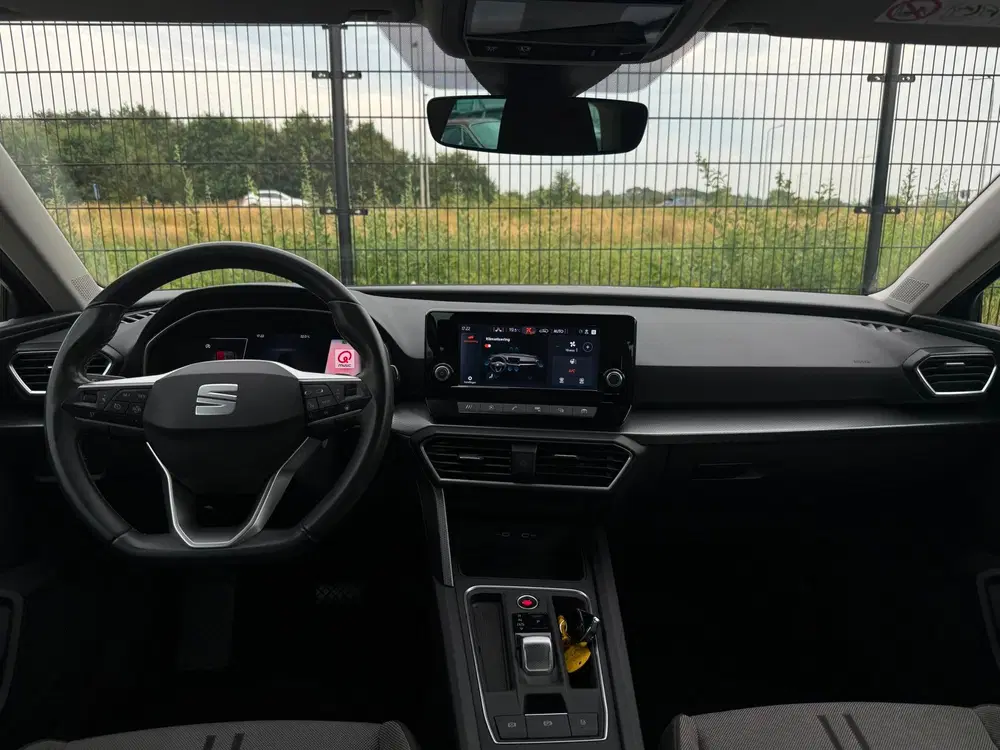SEAT Leon 1.0 eTSI FR Business Intense uit 2022, foto 3