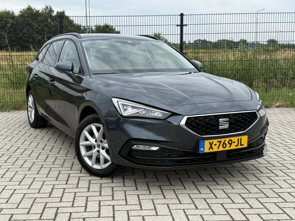 SEAT Leon 1.0 eTSI FR Business Intense uit 2022, foto 4