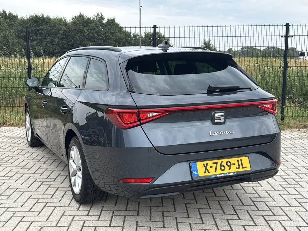 SEAT Leon 1.0 eTSI FR Business Intense uit 2022, foto 5