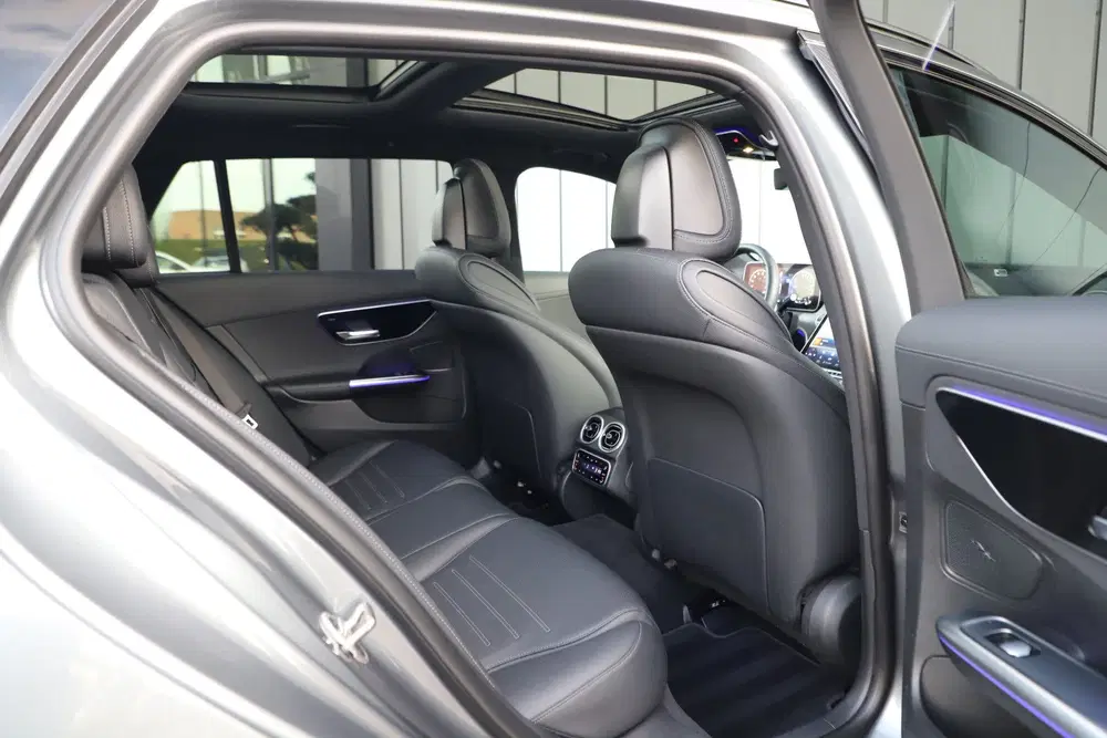 Mercedes-Benz C-Klasse 300e AMG uit 2022, foto 6