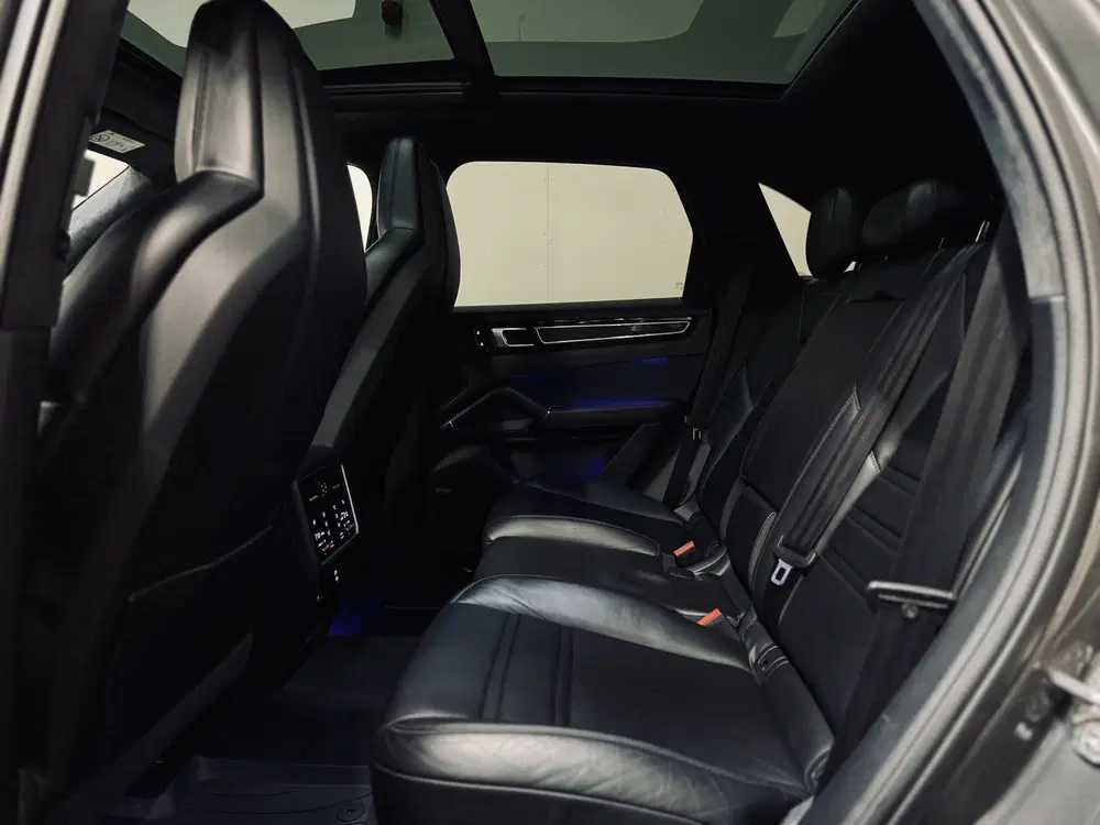 Porsche Cayenne 3.0 E-Hybrid uit 2021, foto 5
