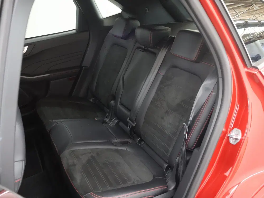 Ford Kuga 2.5 PHEV ST-Line X uit 2023, foto 12