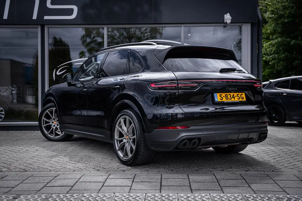 Porsche Cayenne 3.0 E-Hybrid Platinum Edition uit 2022, foto 13