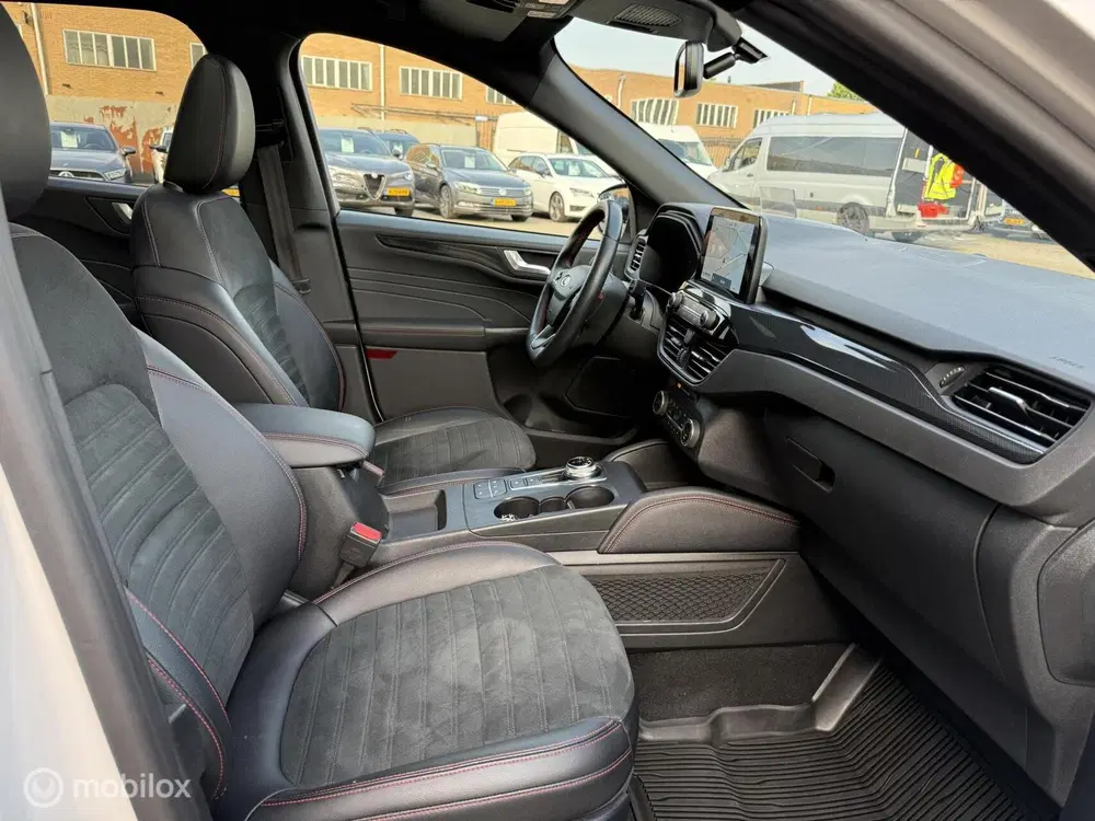 Ford Kuga 2.5 PHEV ST-Line X PANODAK uit 2021, foto 13