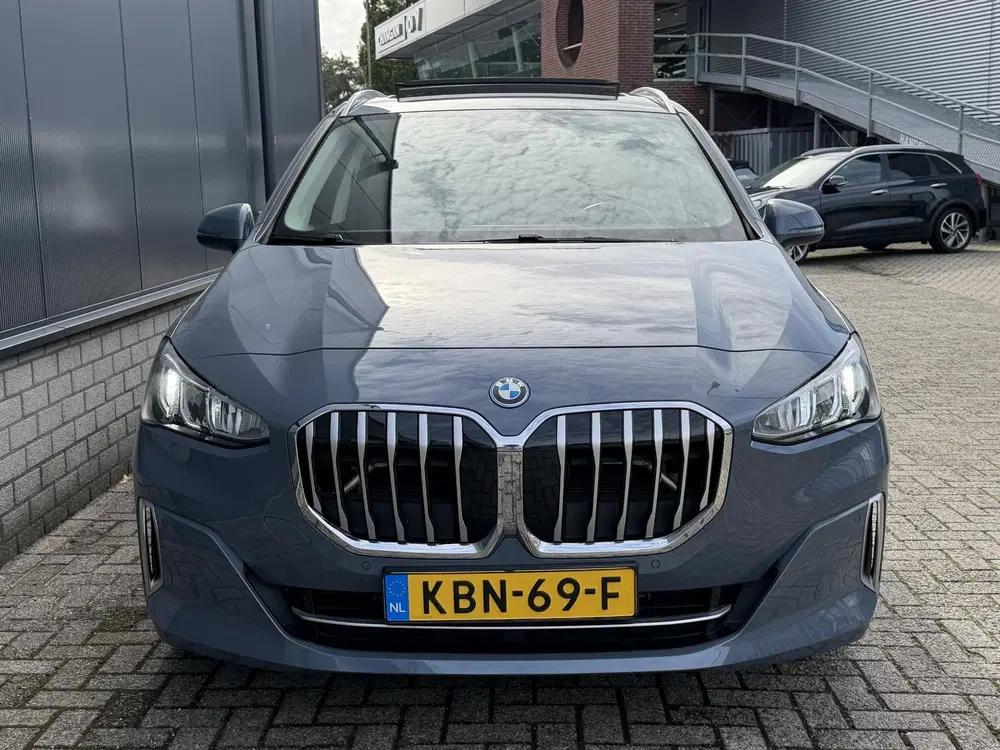 BMW 2-serie Active Tourer 225e xDrive Luxury Line 17" uit 2023, foto 11