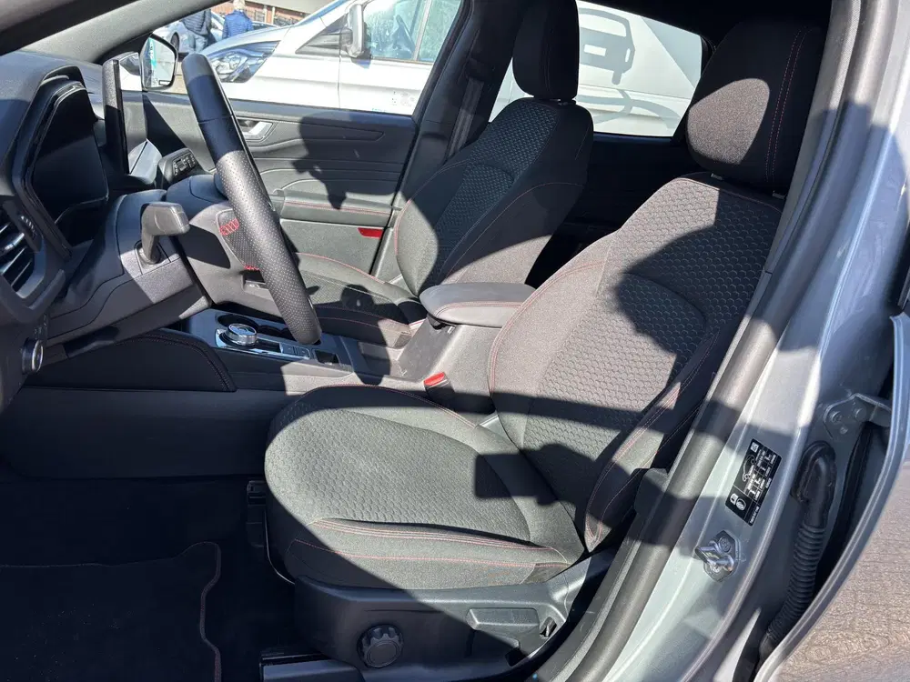Ford Kuga 2.5 FHEV ST-Line uit 2025, foto 12