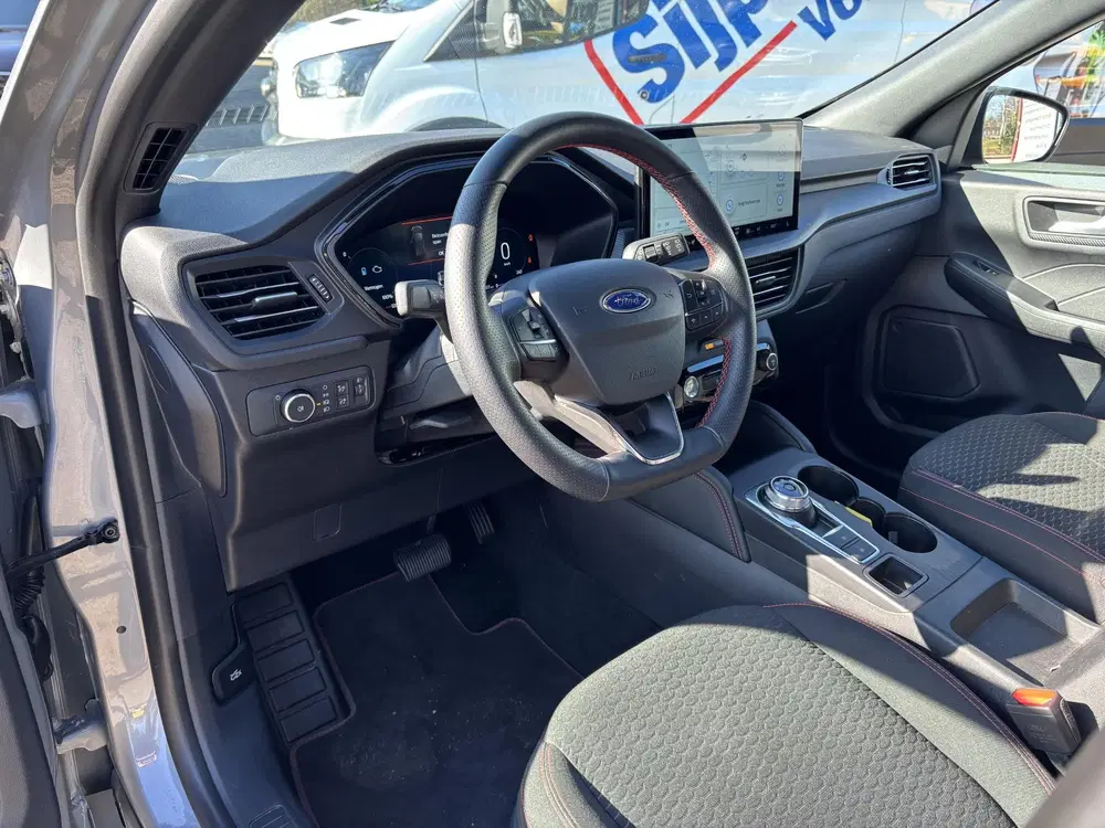 Ford Kuga 2.5 FHEV ST-Line uit 2025, foto 13