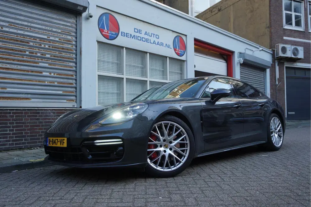 Porsche Panamera 4.0 GTS V8 BiTurbo uit 2020, foto 3