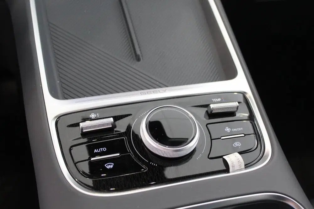 Geely Starray EM-i 1.5 Pro Plug-in uit 2026, foto 14