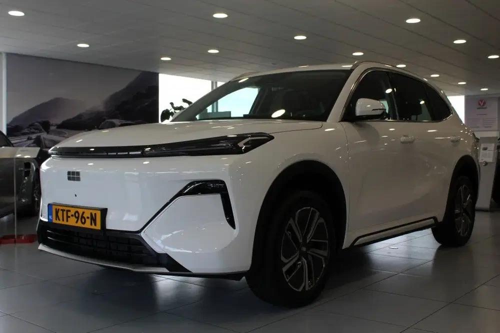 Geely Starray EM-i 1.5 Pro Plug-in uit 2026, foto 2