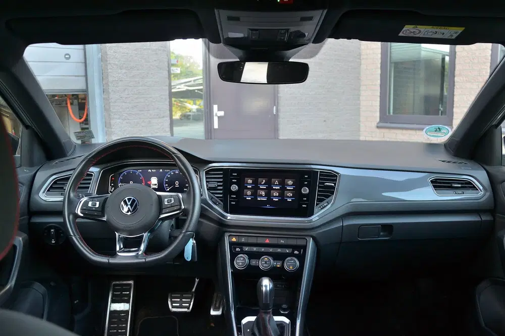 Volkswagen T-Roc 1.5 TSI 150PK R-Line Automaat uit 2022, foto 9