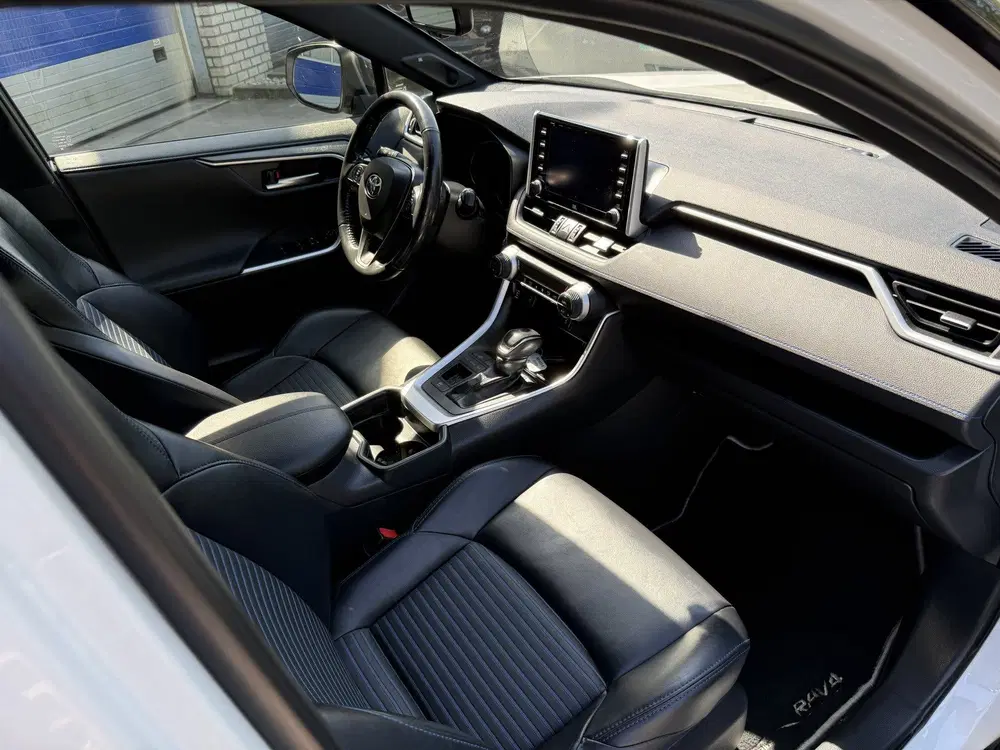Toyota RAV 4 2.5 Hybrid Bi-Tone (bj 2019 uit 2019, foto 2