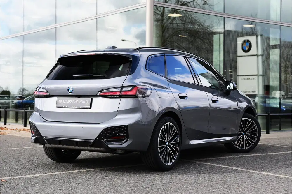 BMW 2-serie Active Tourer 225e xDrive M Sport Automaat uit 2026, foto 2