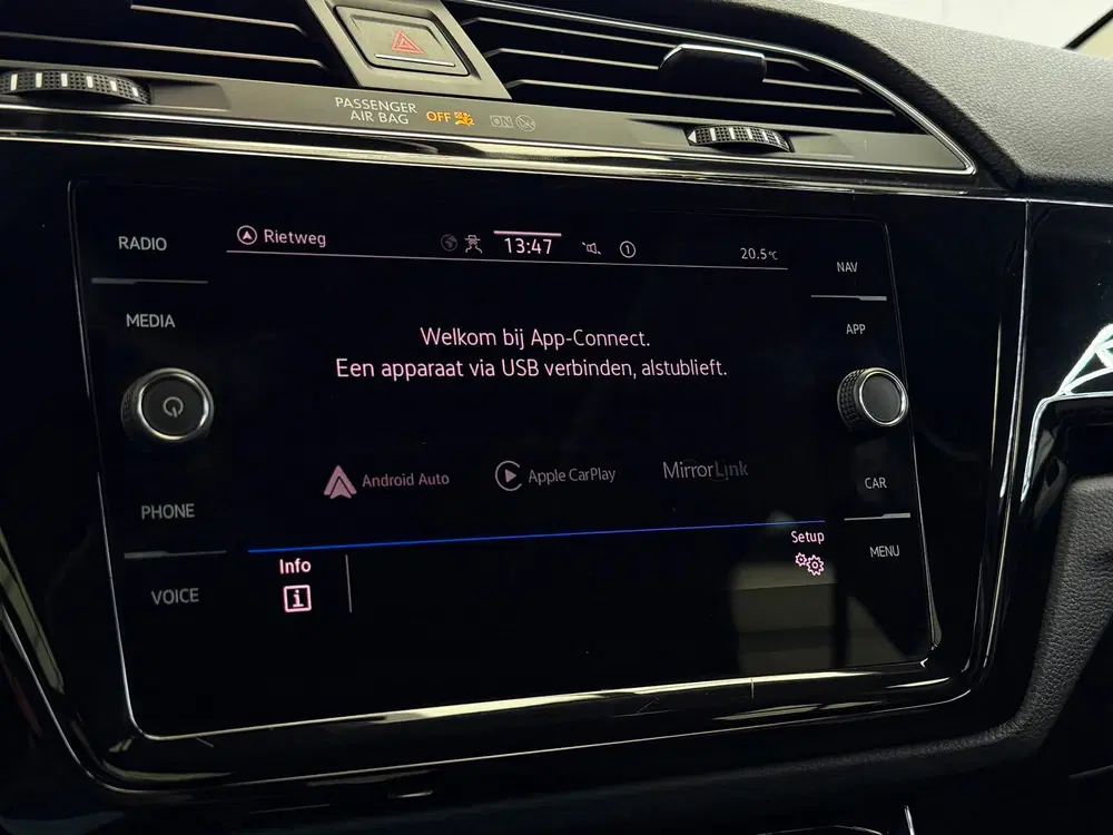 Volkswagen Touran 1.5 TSI Highline 7p Carplay Panorama uit 2022, foto 13