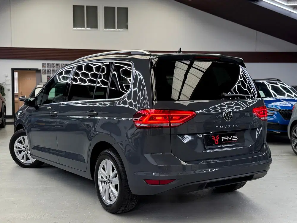 Volkswagen Touran 1.5 TSI Highline 7p Carplay Panorama uit 2022, foto 2