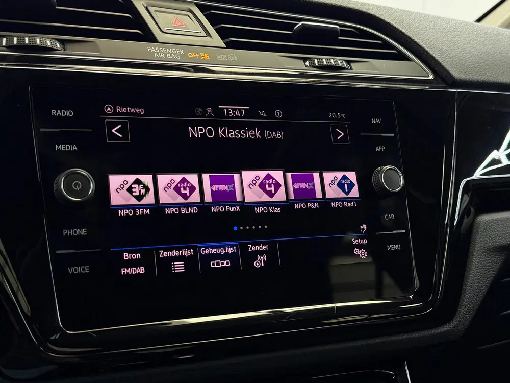 Volkswagen Touran 1.5 TSI Highline 7p Carplay Panorama uit 2022, foto 8