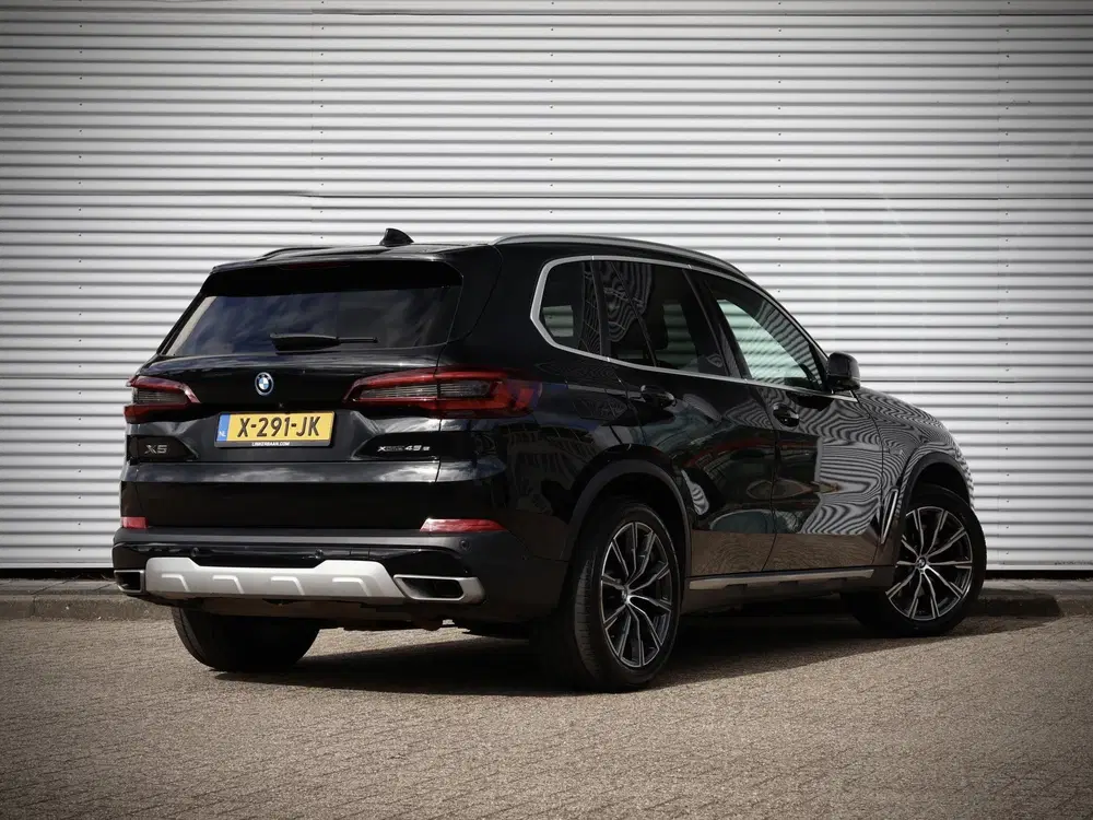 BMW X5 xDrive45e xLine uit 2022, foto 4