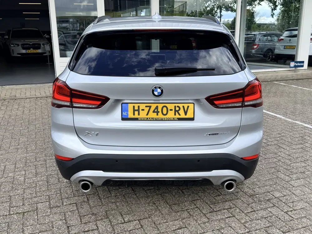 BMW X1 xDrive20i High Executive uit 2019, foto 10