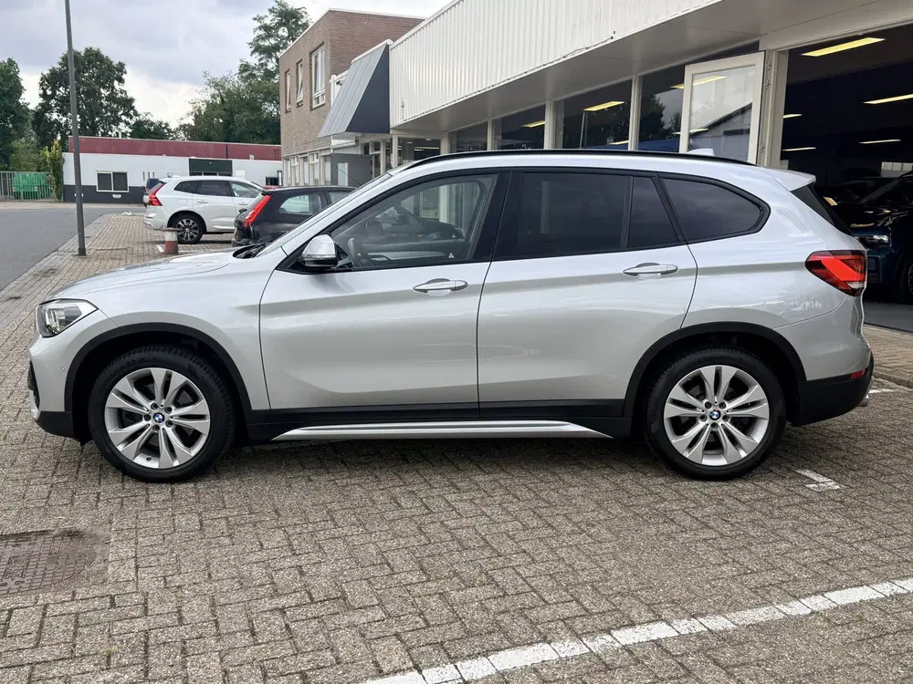 BMW X1 xDrive20i High Executive uit 2019, foto 14