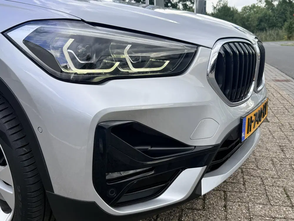 BMW X1 xDrive20i High Executive uit 2019, foto 15