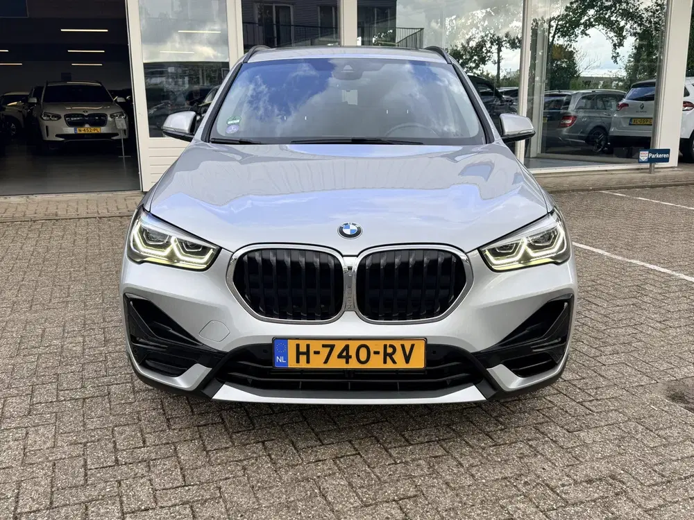 BMW X1 xDrive20i High Executive uit 2019, foto 2
