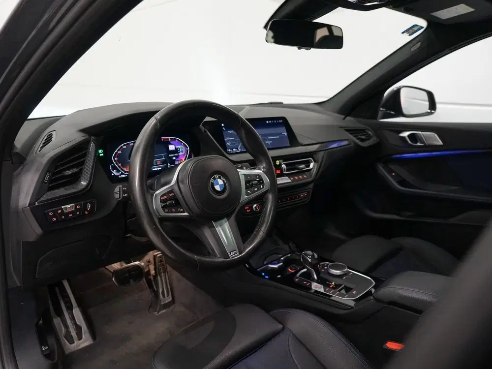 BMW 1-serie 118i M-Sport uit 2019, foto 2