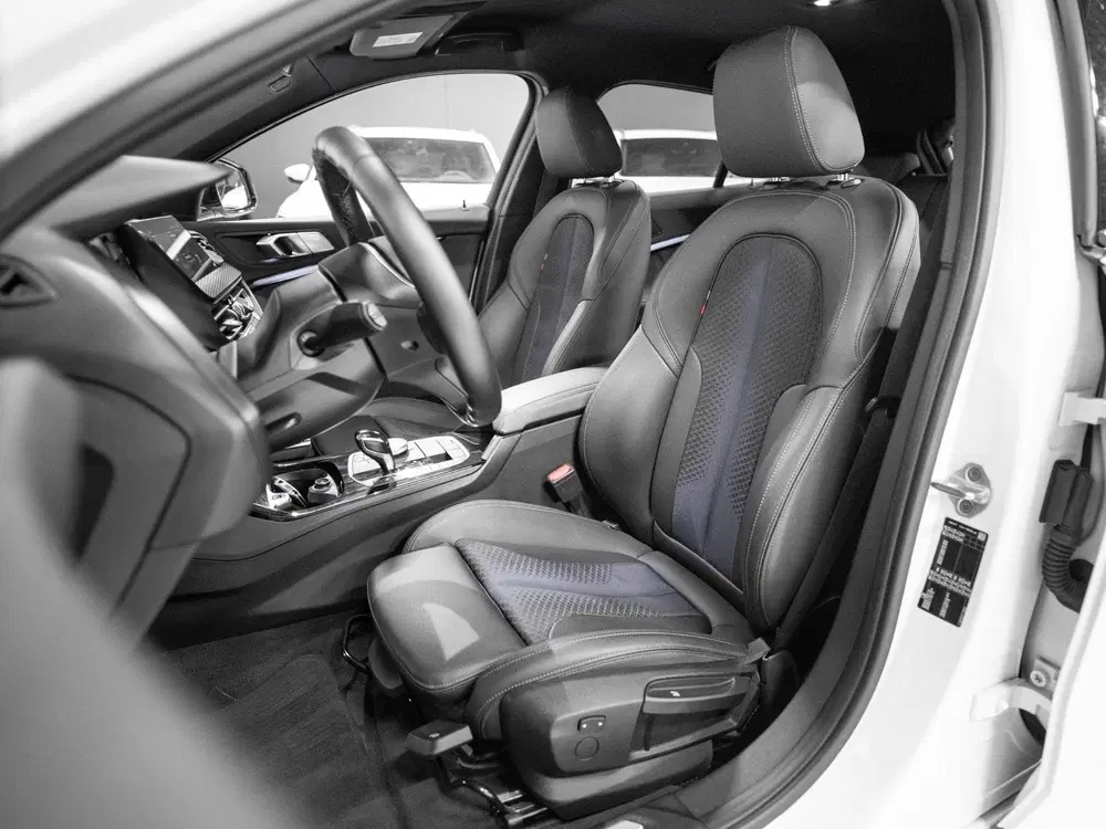 BMW 1-serie 118i High Executive M-Pakket Stoelv Cam Cr uit 2020, foto 13