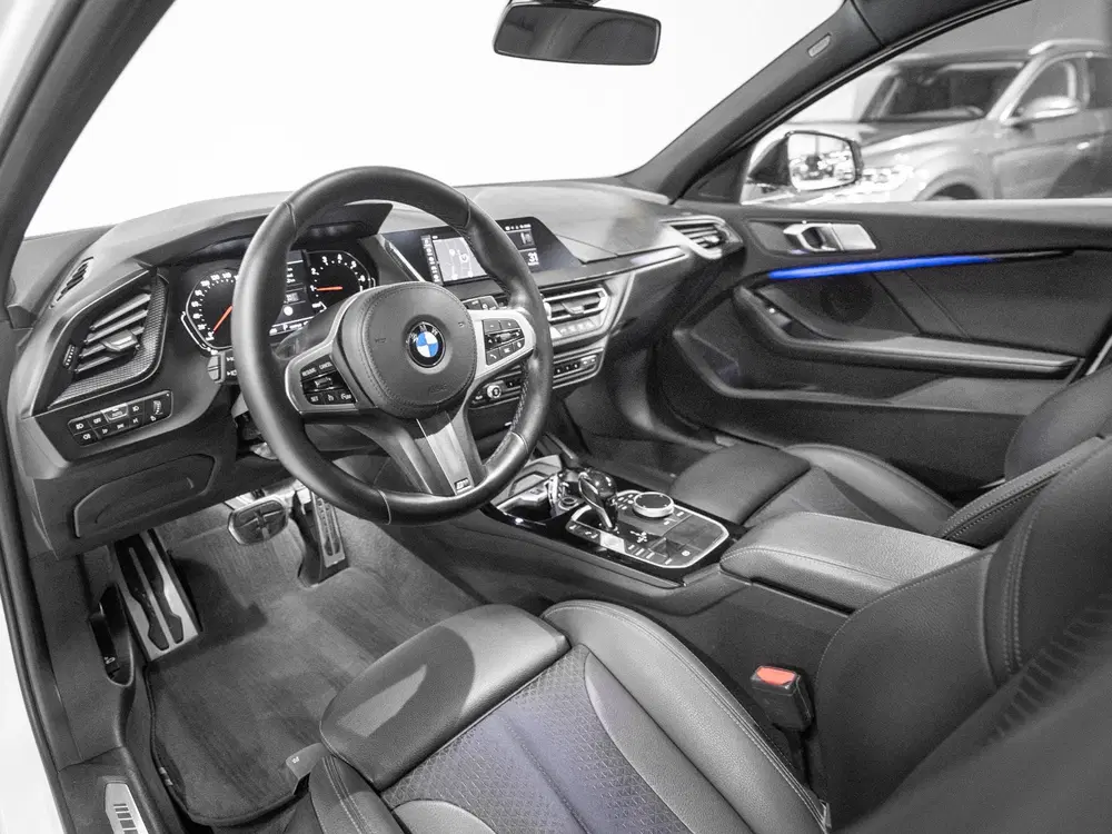 BMW 1-serie 118i High Executive M-Pakket Stoelv Cam Cr uit 2020, foto 3