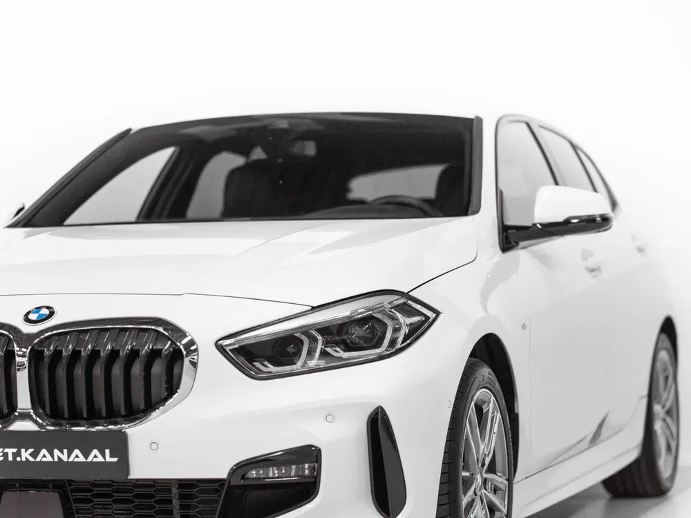 BMW 1-serie 118i High Executive M-Pakket Stoelv Cam Cr uit 2020, foto 9