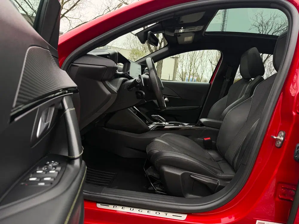 Peugeot 208 1.2 PureTech GT-Line AUTOMAAT PANO CARPLAY uit 2020, foto 11