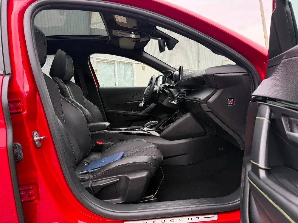 Peugeot 208 1.2 PureTech GT-Line AUTOMAAT PANO CARPLAY uit 2020, foto 14