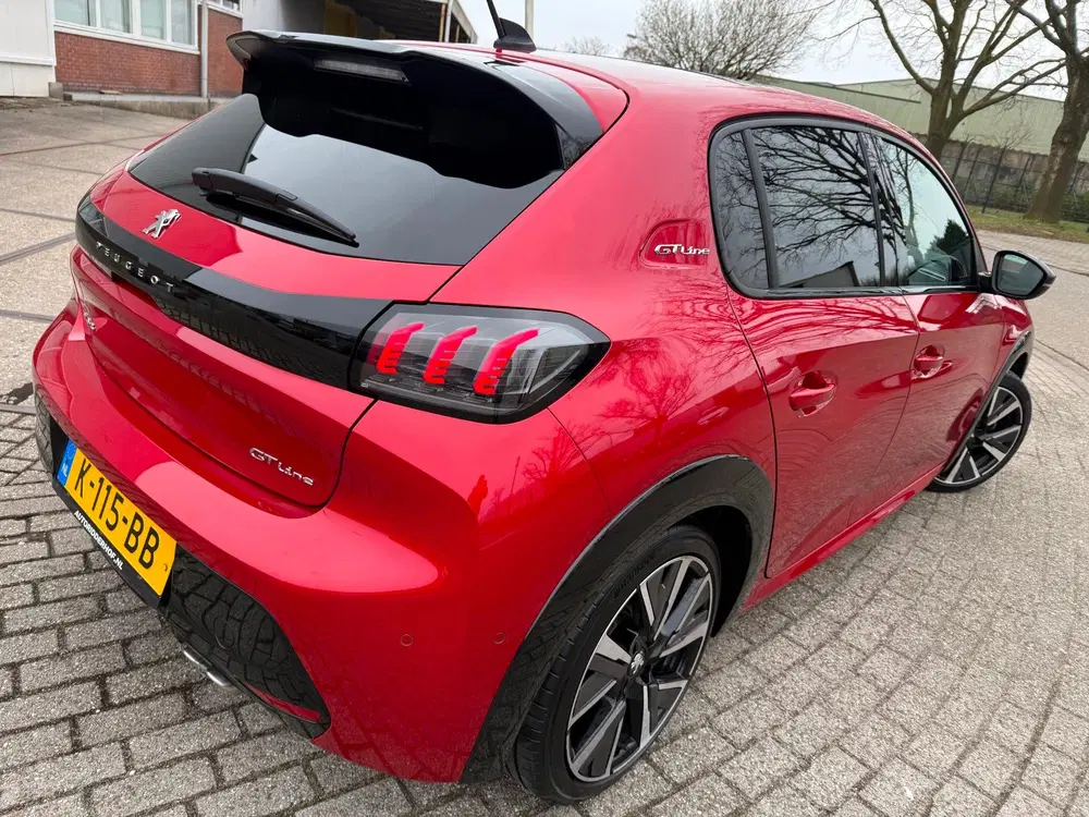 Peugeot 208 1.2 PureTech GT-Line AUTOMAAT PANO CARPLAY uit 2020, foto 2