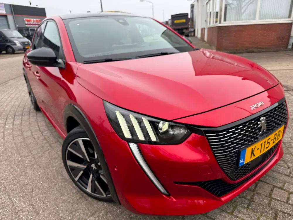 Peugeot 208 1.2 PureTech GT-Line AUTOMAAT PANO CARPLAY uit 2020, foto 3