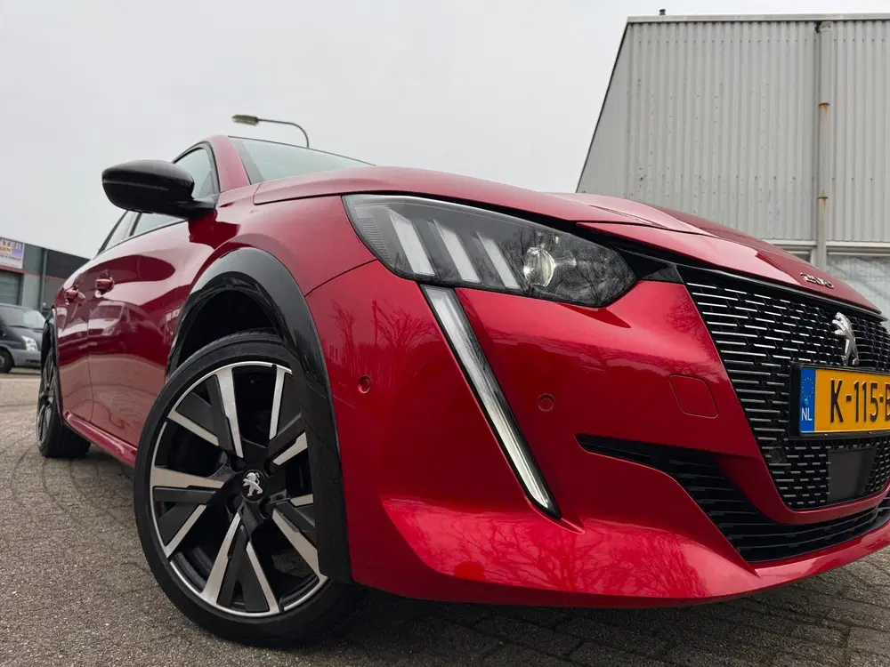 Peugeot 208 1.2 PureTech GT-Line AUTOMAAT PANO CARPLAY uit 2020, foto 7